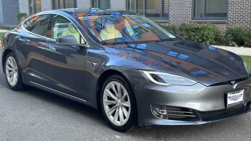 TESLA MODEL S 2017 5YJSA1E22HF229041 image